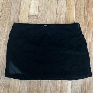 Free People Women's Annalise Velvet Mini low rise, black velvet miniskirt size 4